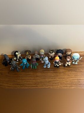 Lot of 15 Funko Pop Figurines - No original packaging